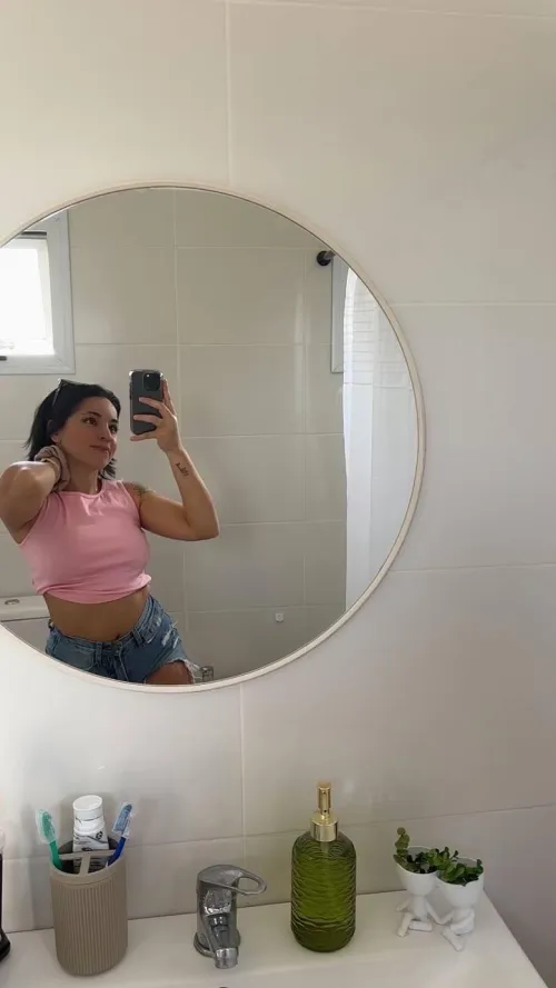 Thumbnail Pretty in Pink: trioecismchoreic36's MirrorSelfie Elegance