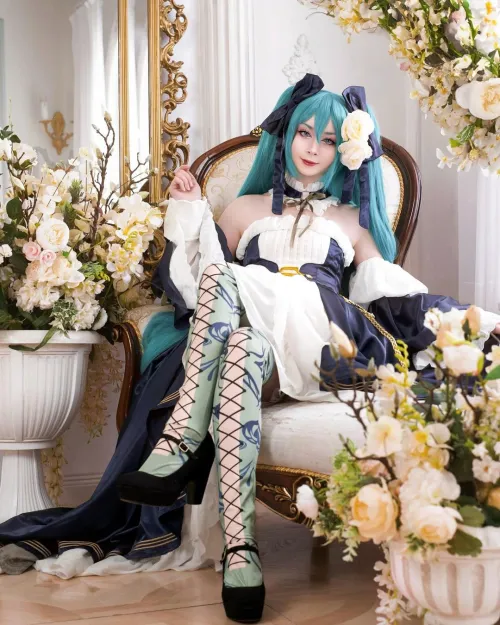Thumbnail Captivating Hatsune Miku by nistriaalteria | cosplaygirls