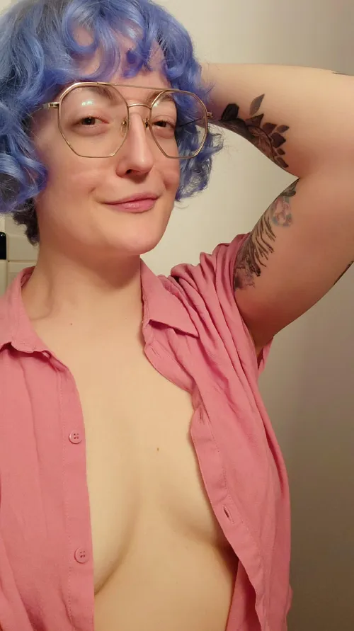 Thumbnail Blue Curly Look: A Neon Hair Transformation
