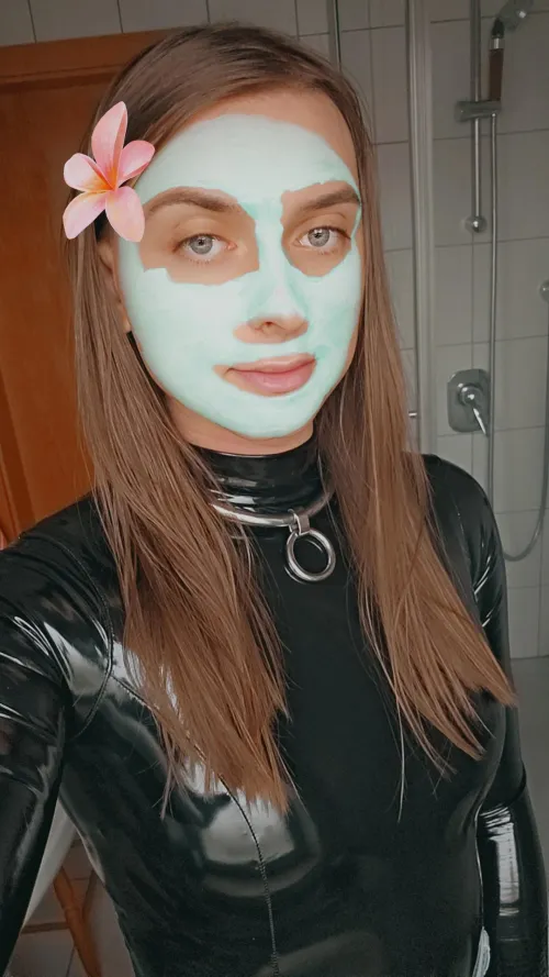 Thumbnail GlitterGiiiirl's New Body and the ShinyPorn World