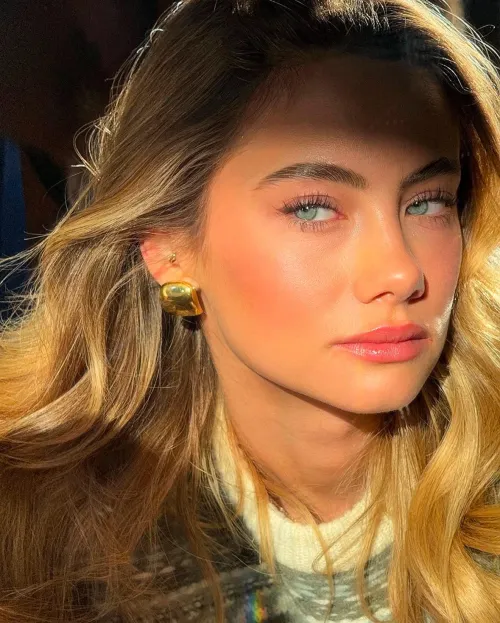 Thumbnail Jade Distinguinn's Glamour in the Spotlight from tumblrvogue in PrettyGirls Category