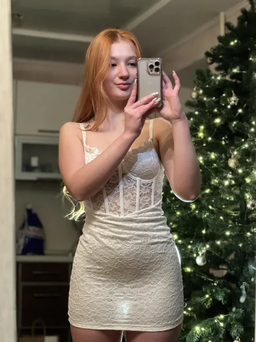 Thumbnail Ginger Alert in Tight Dresses: Tacept471a's Stylish Perspective