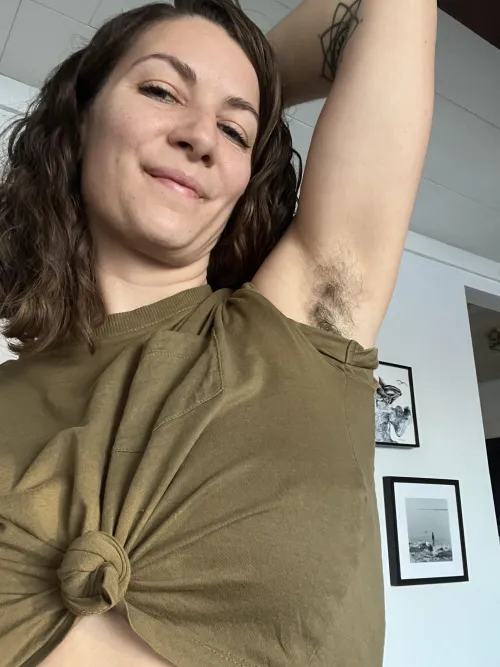 Thumbnail maplesyrup_girl: Embrace the Beauty of Hairy and Natural Underarms