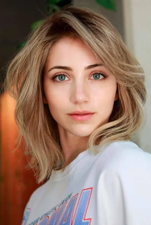 Thumbnail Emily Rudd: A Glimpse into PrettyGirls' Gallery by rom003