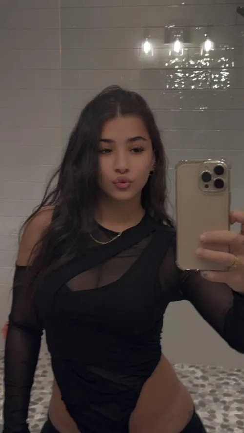 Thumbnail New to This - Seeking Connections in slutsofsnapchat