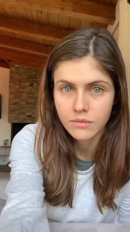 Thumbnail Alexandra Daddario: Beauty Redefined | oblique_shockwave