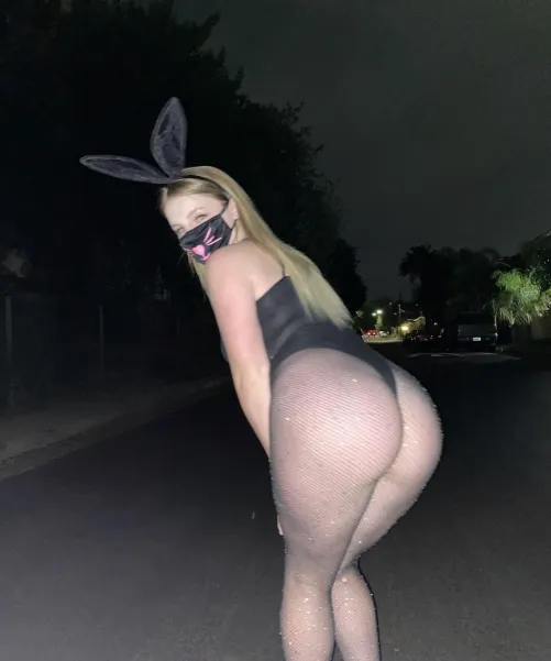 Thumbnail Meet a Servant Bunny: Little and Slutty | elizaeves