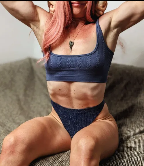 Thumbnail First Impressions Matter: powerfulzoyaxxx Asks the fitgirls Community