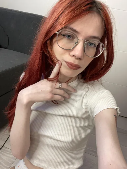 Thumbnail Elegance in a Simple White Top: sweetaliceee's Pokies