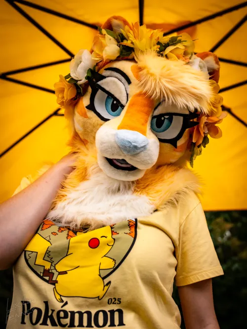 Thumbnail MsBidoof Adds Cheerful Yellow to Brighten Your Day in the Furry World