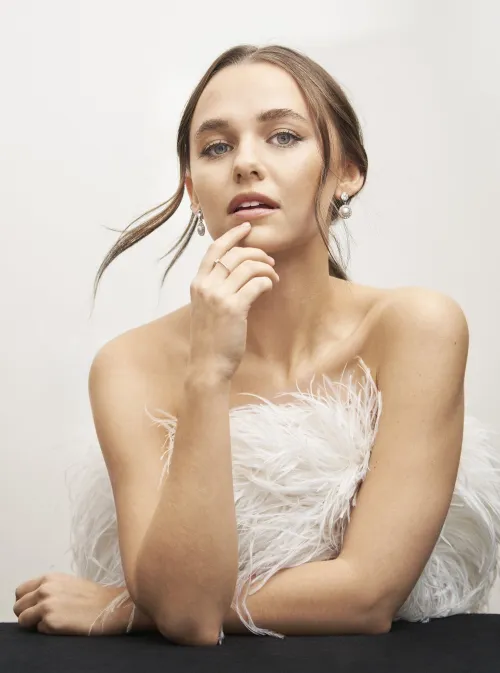 Thumbnail Madison Iseman: A Stunning Feature Presented by blood_smoker in PrettyGirls Category