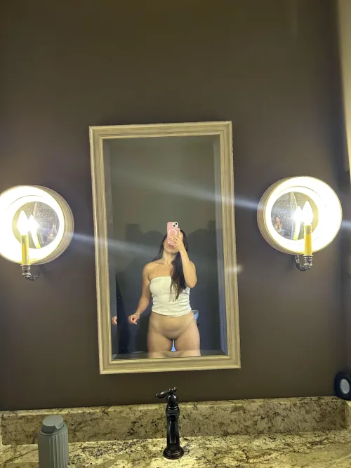 Thumbnail Flirty 19-Year-Old Ready for Fun | cutiecamillax