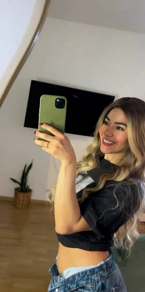 Thumbnail Catch Your Boss's Attention with an Unforgettable Look | flowerbabexo