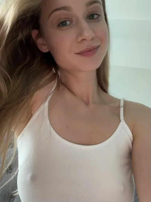 Thumbnail your_real_love's Minimalist Elegance in Perfect Look