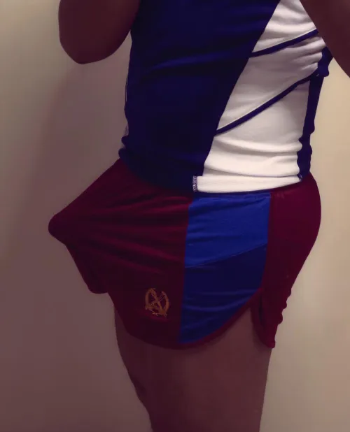 Thumbnail footybfan97 Enjoys Mornings at 28: Bi and Appreciating Morning Tent
