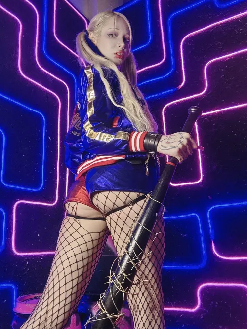 Thumbnail Harley Quinn Cosplay from DC by Molly | Discover Cosplaybutts World
