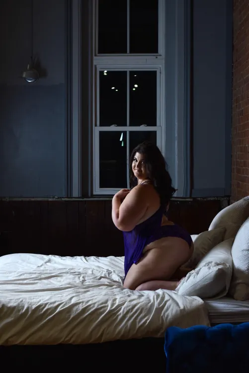 Thumbnail Katie_kat_bar's Invite: Come to Bed - The Seduction of a Brunette