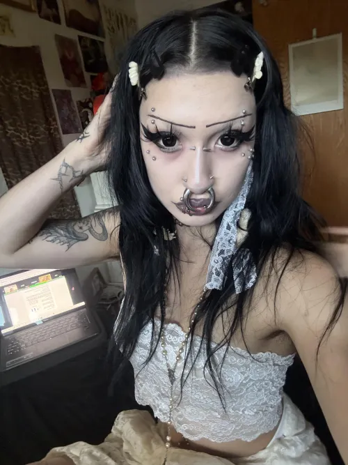 Thumbnail c0ckdestroyerr's Plea: Could You Make Me Scream? - PunkGirls