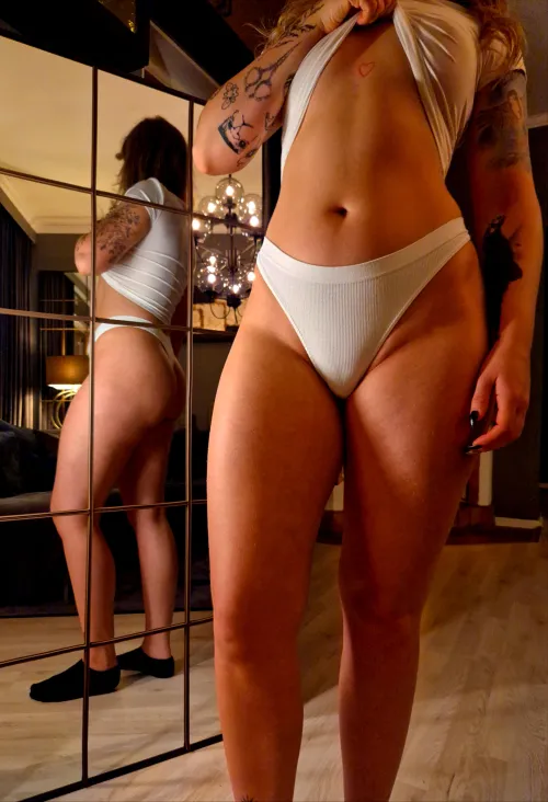 Thumbnail Strength in Thighs: Embracing Thick Beauty with quite_loud9 | Category: ThickThighs