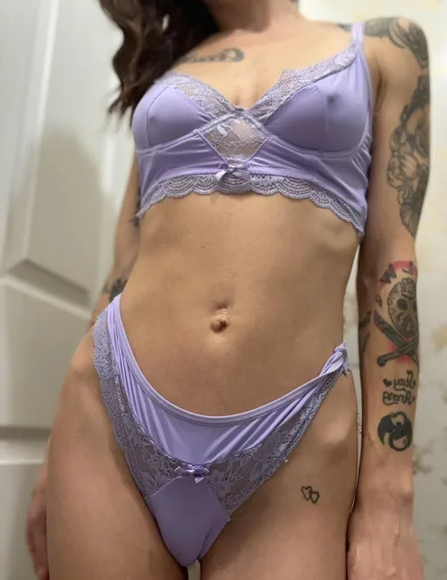 Thumbnail ursecretava's Peek-a-Boo Tease: Poking Through My Lingerie