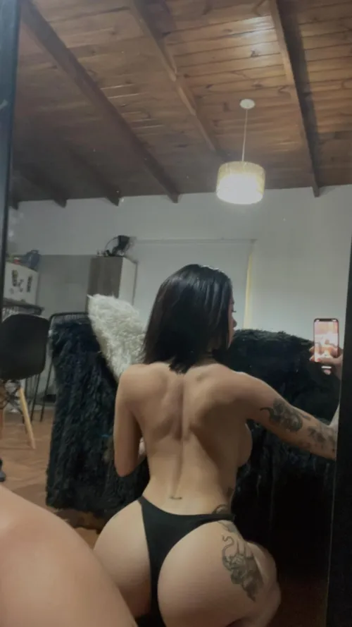Thumbnail Questioning Preference for Thick Girls | emmagonebad