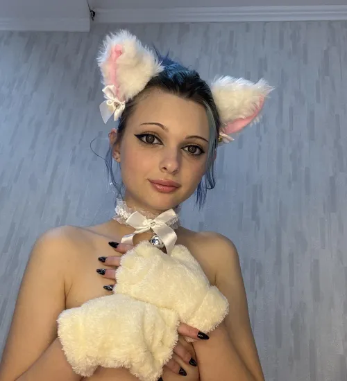 Thumbnail Lick Clean: Untold Stories of _blue_river_'s Cat Girl Adventures in Petplay