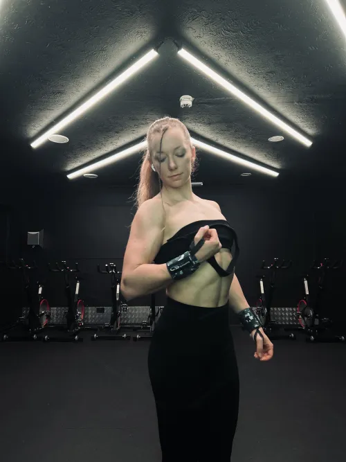 Thumbnail Working Hard in My 30s: Fitness Journey by rosieposieblue1 in obsf