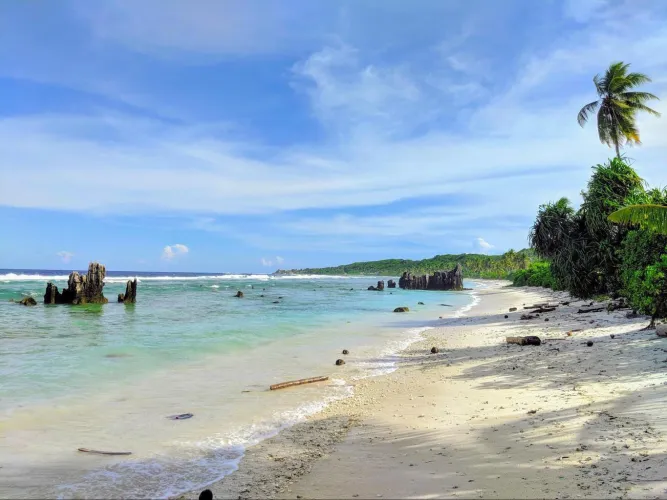 Thumbnail Discover Nauru: A Serene Beach Tale by colapepsikinnie