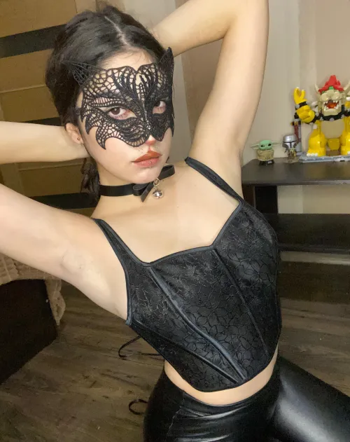 Thumbnail ChocoPrincess_ Shares Petplay Fun: 'This Pussy Cat Says... Meow'