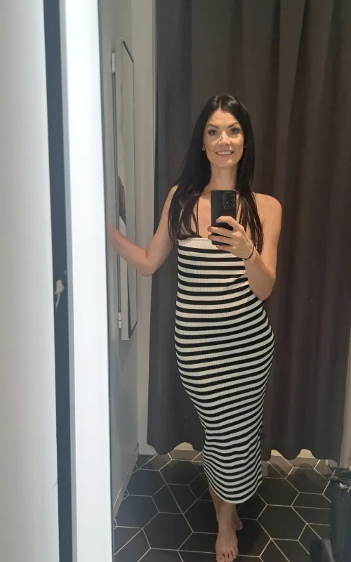 Thumbnail MartaPeonly: A 37-Year-Old Mum's Story in the World of tightdresses