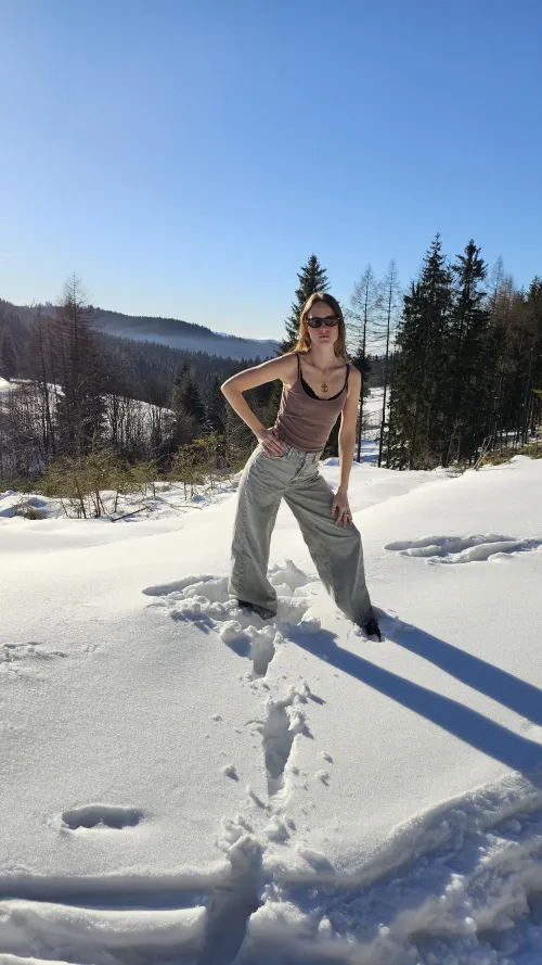 Thumbnail Unlocking the Charms of Snowy Natural on benatur OnlyFans