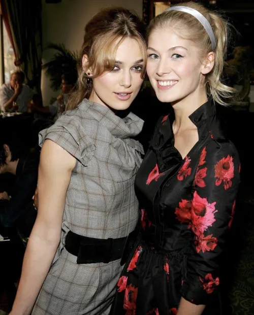 Thumbnail PrettyGirls: Keira Knightley and Rosamund Pike - oblique_shockwave