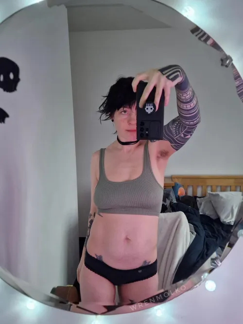 Thumbnail Discovering Hairy Mommies: A Journey with mistermissus86 in armpitfetish