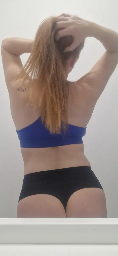 Thumbnail clarrisacrystal's Gym Fantasy: Will You Come On to Me?