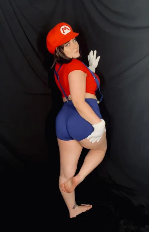 Thumbnail Mario Rendition by Reyrevealed in a Unique Costume