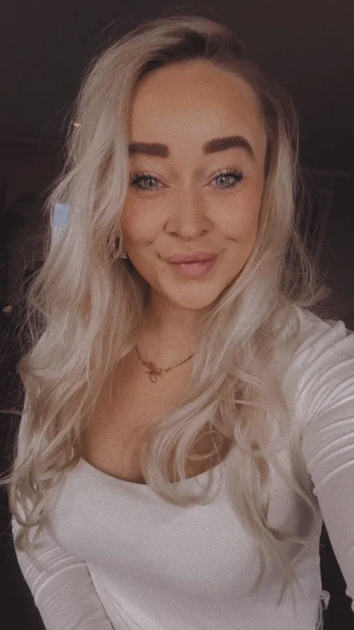 Thumbnail Unveiling the Allure of Thick White Girls with Author: xxkiki22