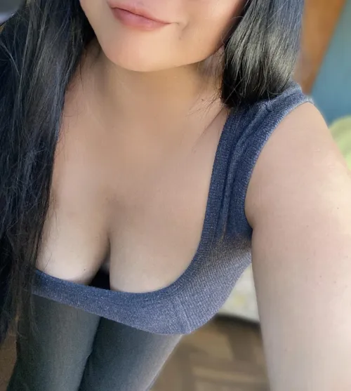 Thumbnail Jogging Fun with Sexy Azucena in cleavage Category