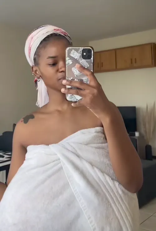 Thumbnail Cant Hide Them, Not Even a Towel by RedditMai - 2busty2hide