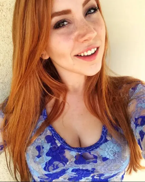 Thumbnail hhkyhjkkkkkjcdf Captures THAT LOOK: A Glimpse into Ginger Beauty
