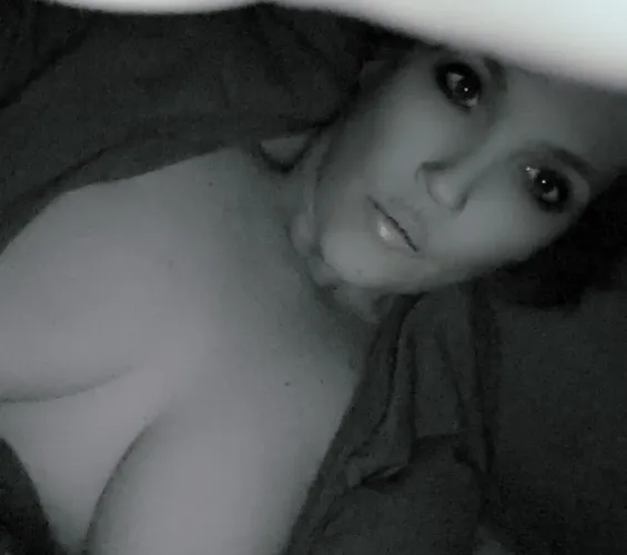 Thumbnail Nikkidavisxo - Discover the Perfection of a Tiny Peachy Butt
