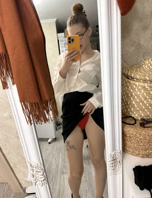 Thumbnail Frisky Appeal: Edgewaysinfest891 Radiates in School Uniform Mirror Selfie