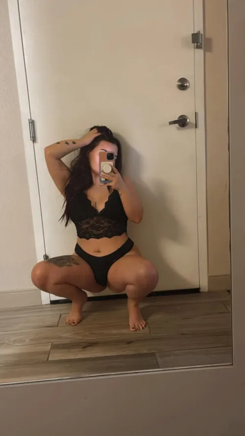 Thumbnail Curvy Hotel Selfies by noelbabe5: Embrace Your Confidence