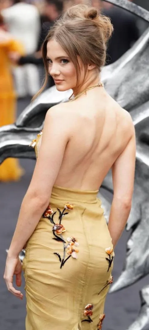 Thumbnail Freya Allan: A Dose of Elegance from CriticalClyro