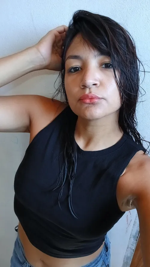 Thumbnail Sweaty Armpits: Why They're Always Wet and Why You Might Like Them by Greenzafir