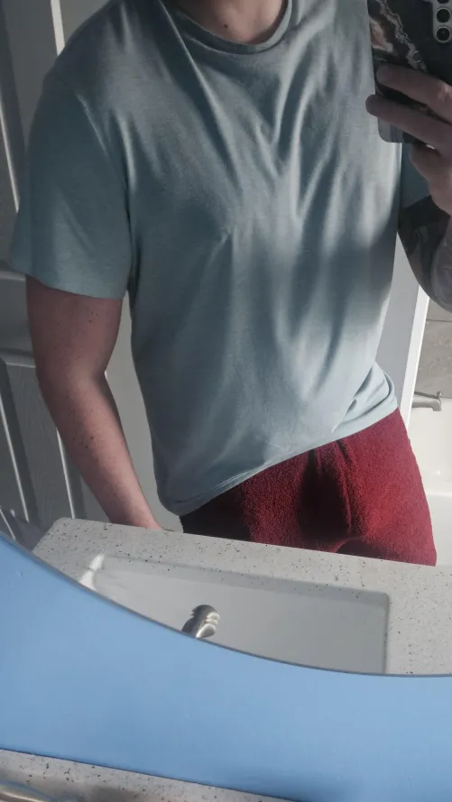 Thumbnail 35 Bi Rocking Red Sweats - Showcasing a Day of Bulges | Natural_Top4288