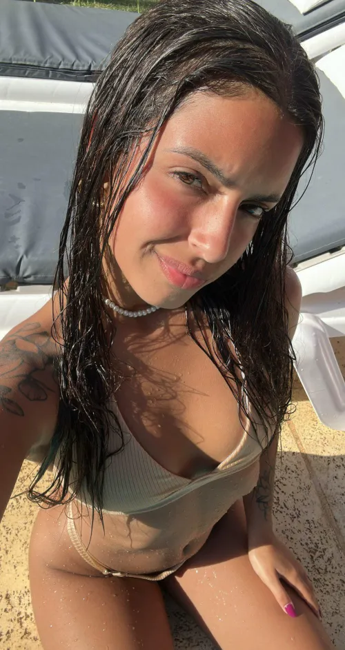 Thumbnail QuinnE12's Intriguing Glimpse into ArabPorn Allure