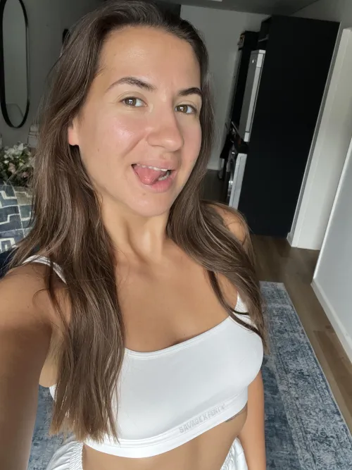 Thumbnail Standing Out: Embracing Brunette Beauty by pinkeland