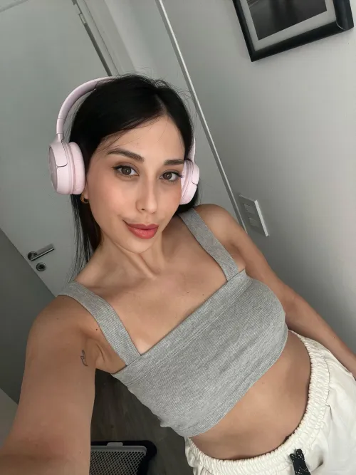 Thumbnail Sunday's Exercise Motivation: Croptopgirls' Fitness Journey by vanigum