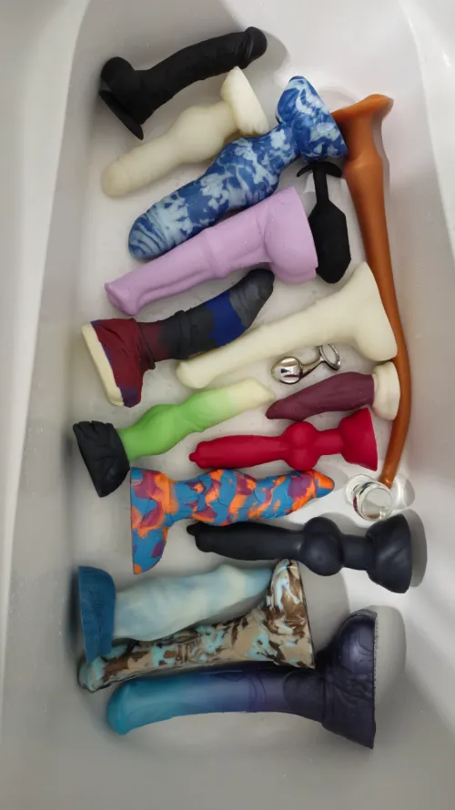 Thumbnail Gathered Together: Exploring the Allure of the Gang