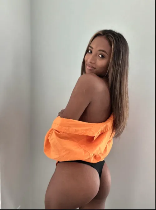 Thumbnail Hug Me, I'm Cold: The Sensual Plea of TheRealGiana